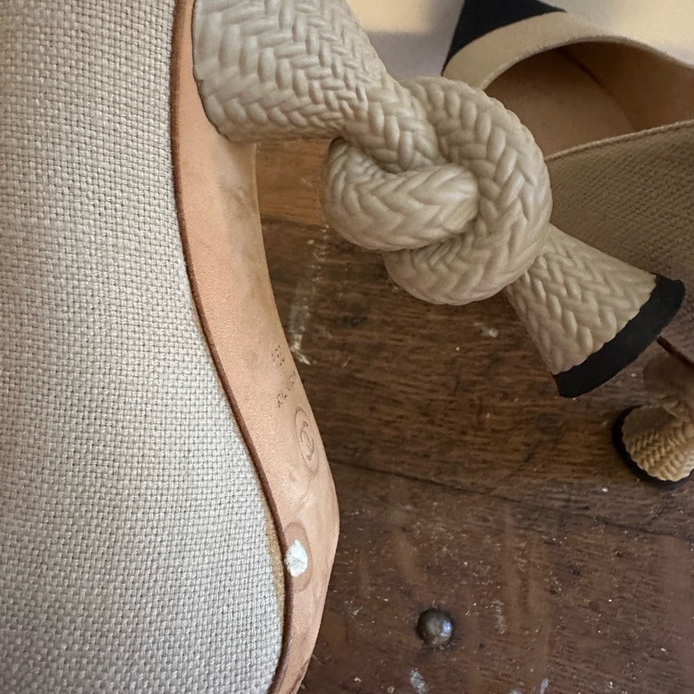 CHANEL Beige and Black Heels with knot Heel 2014 - Picture 7 of 8